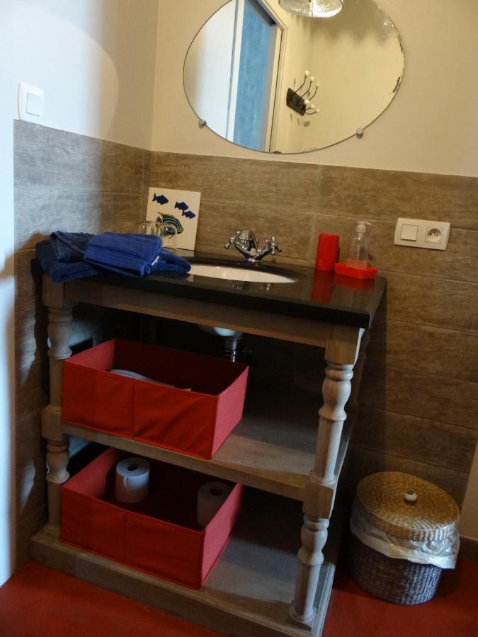 Les Tilleuls - Chambres D'Hotes - La Rochefoucauld Bagian luar foto